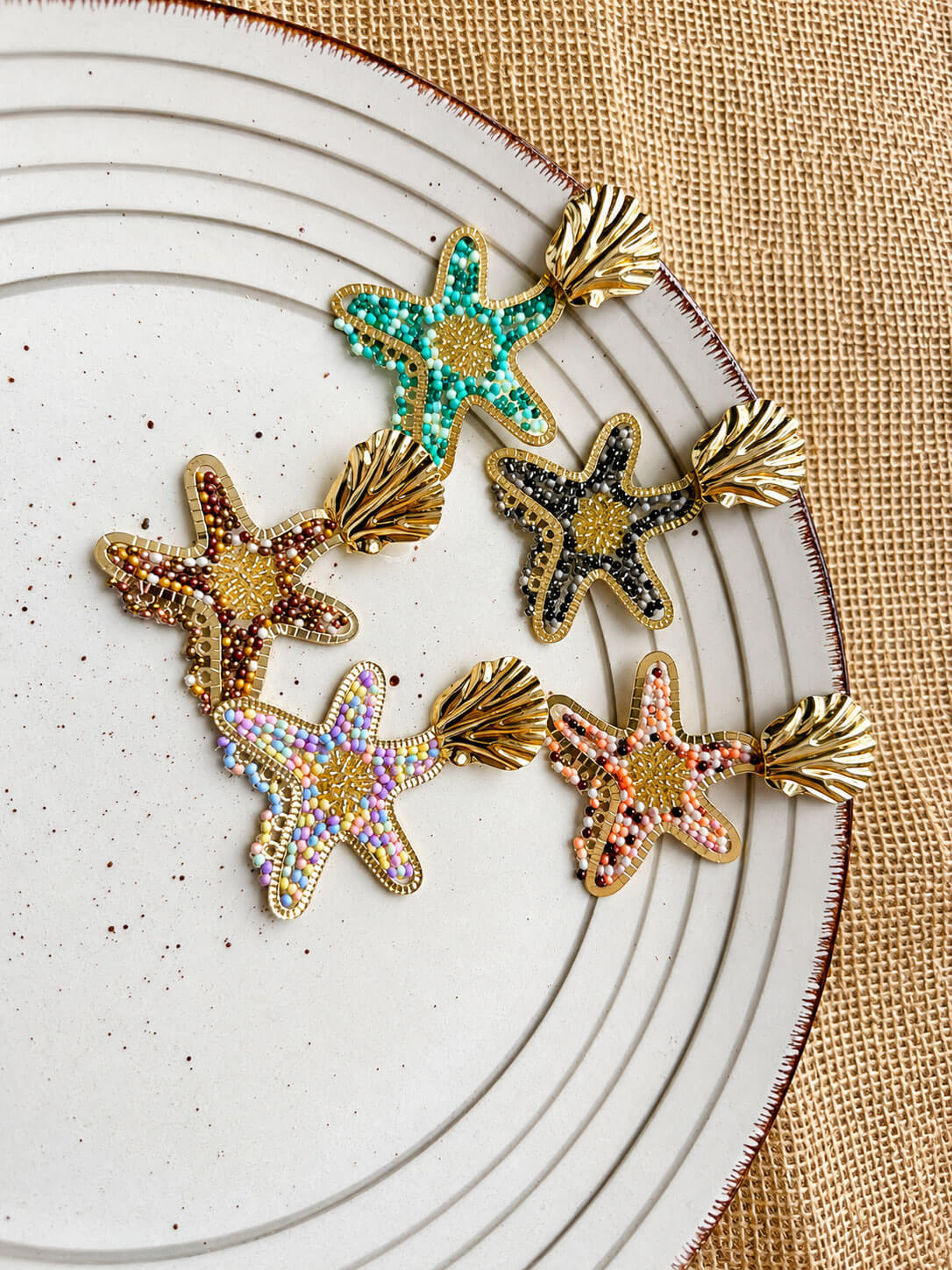 Aretes Estrella de Mar en Estructura Dorada