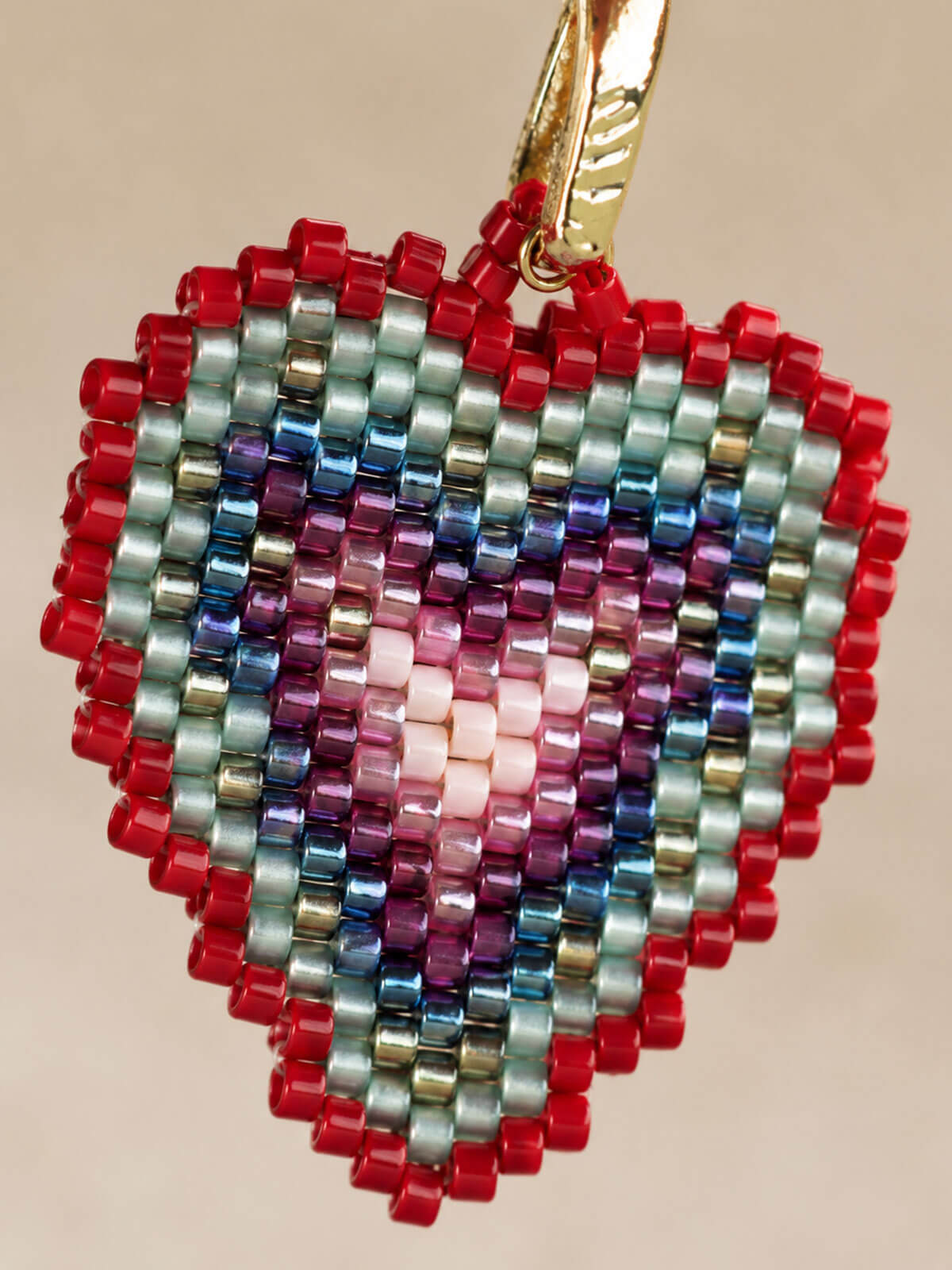 Aretes Corazón Multicolor en Miyuki