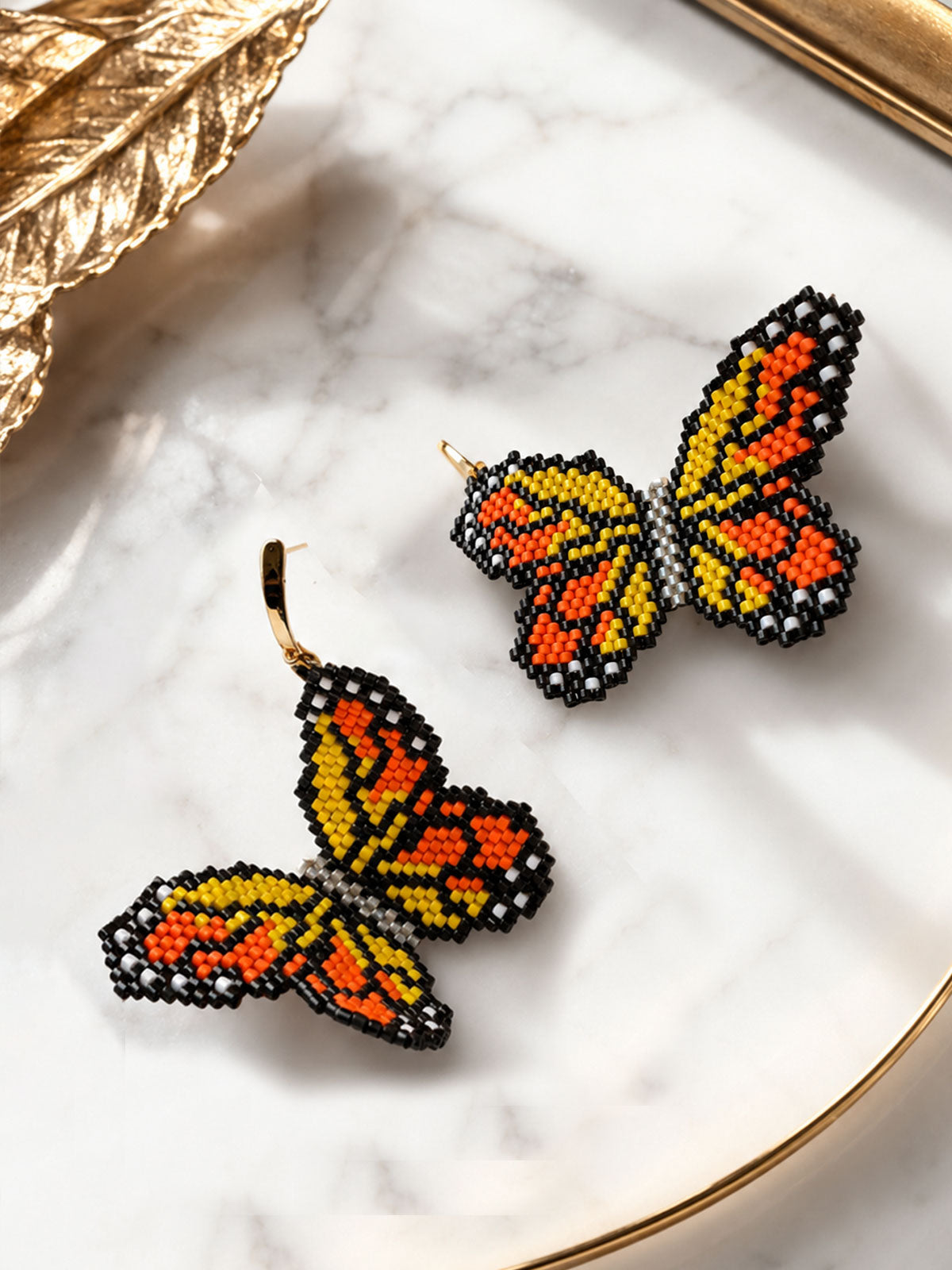 Aretes Mariposa Monarca Tejida en Miyuki