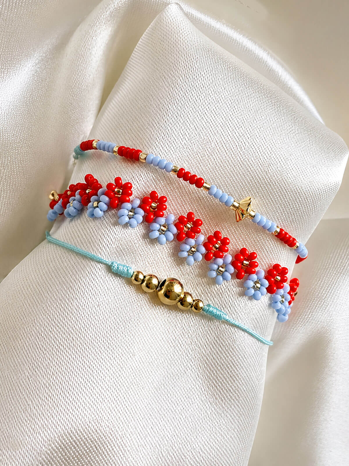 Set de Pulseras Flor Azul Cielo y Rojo en Mostacilla