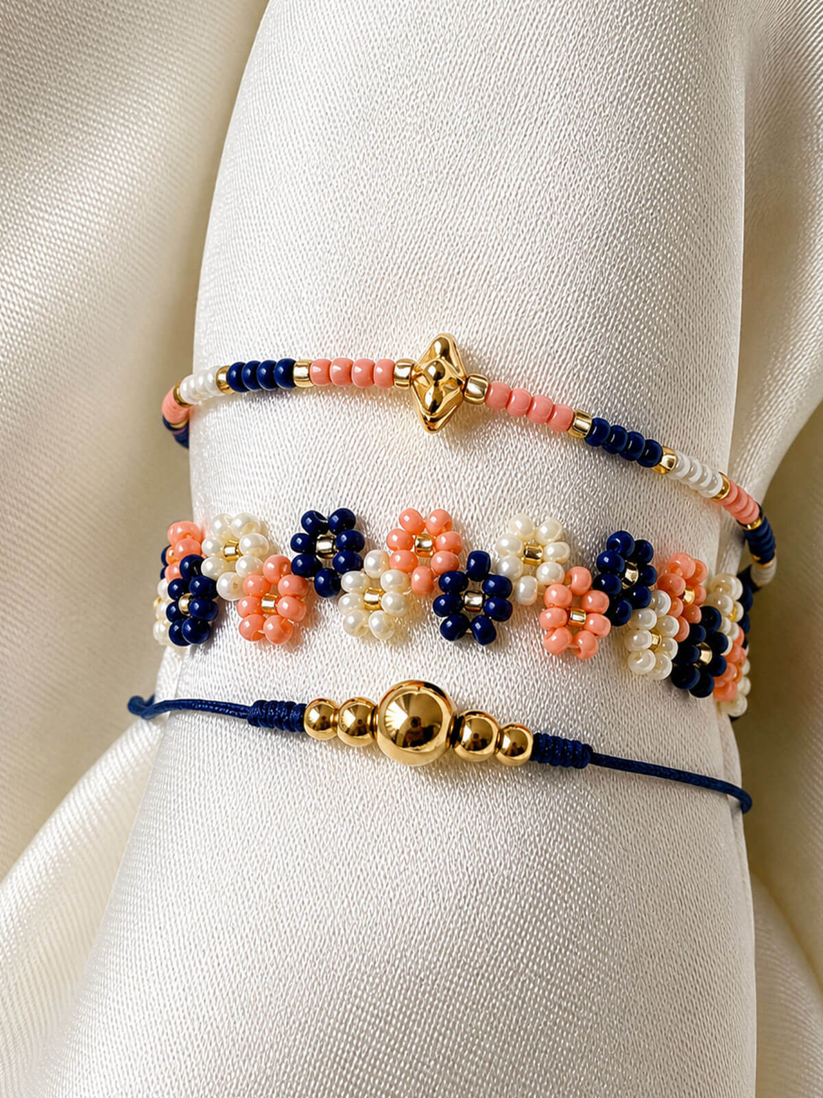 Set de Pulseras Flor Azul Marino en Mostacilla