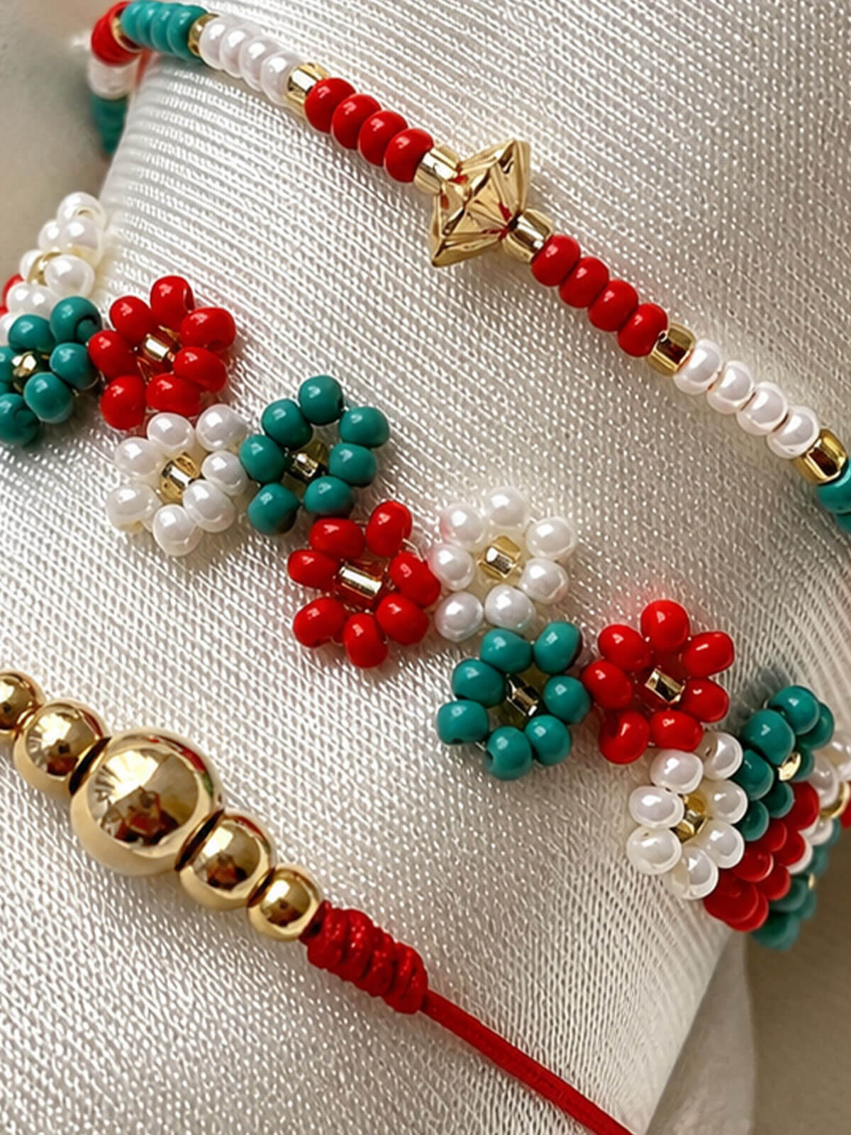 Set de Pulseras Flor Rojo y Verde en Mostacilla